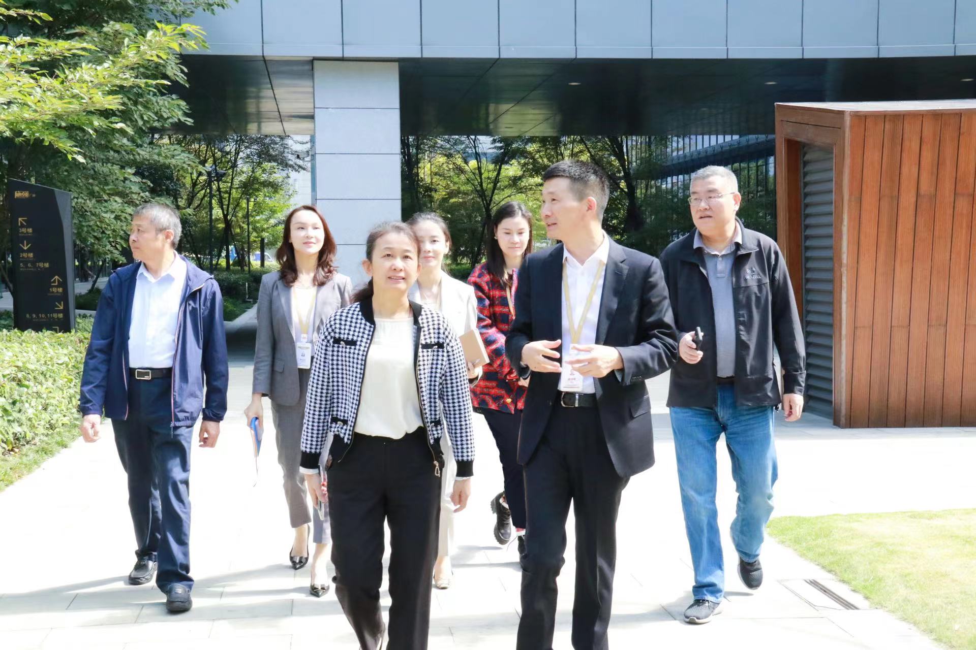 1665625796179122.jpg 1665625796179122.jpg